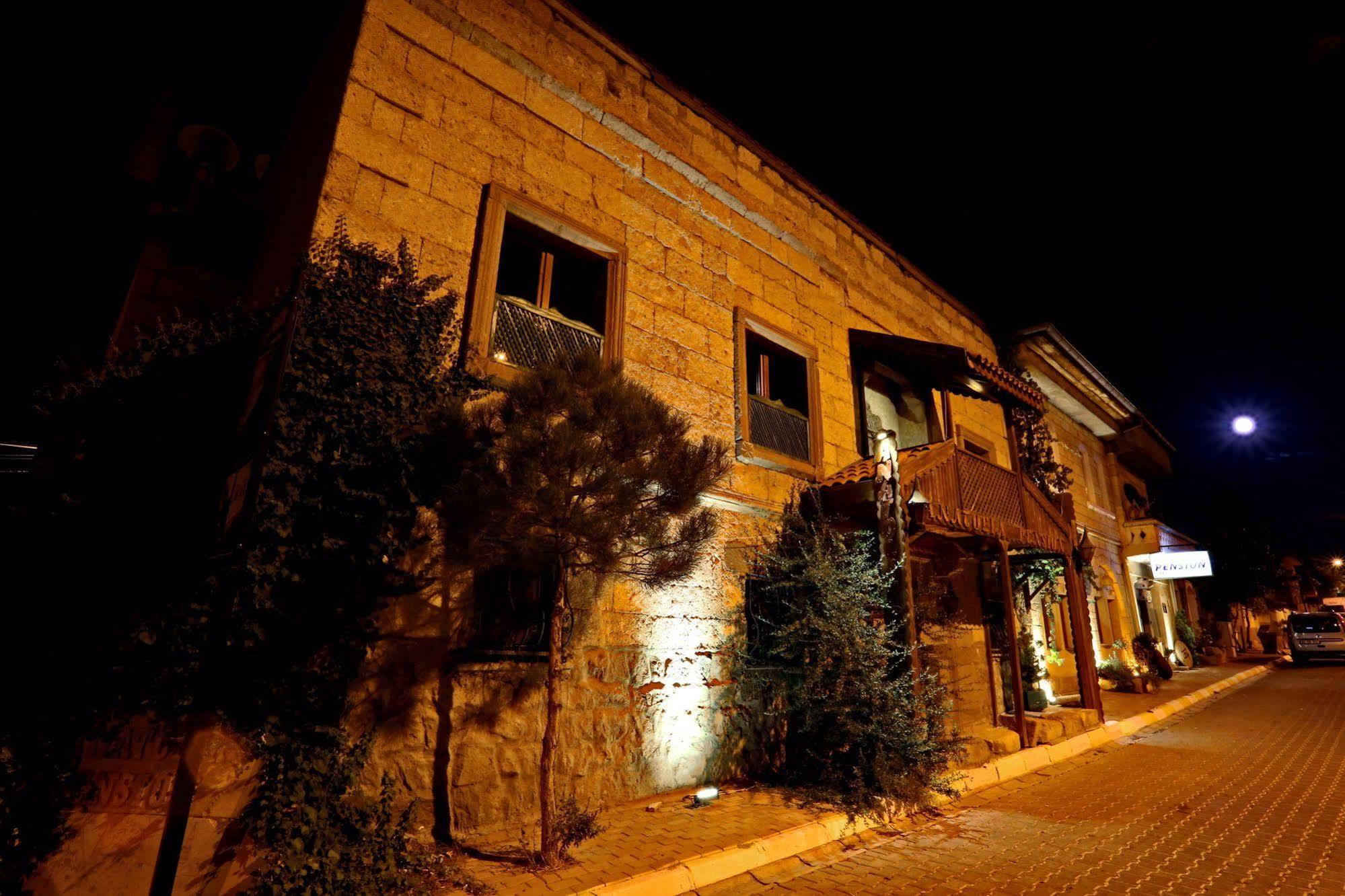 Anatolia Raymonde Cave House Hotel Uchisar Exterior photo